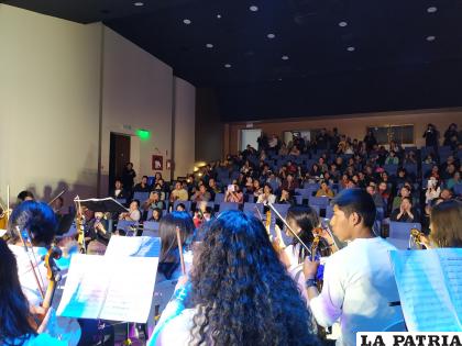 El Centro Cultural ??La Sombrereria? fue el escenario de las presentaciones de los institutos orureños /LA PATRIA