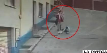Anciano golpeado en La Paz /Captura