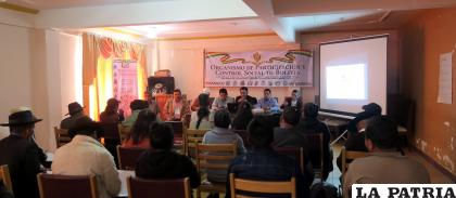 Posesión de la nueva directiva del Control Social de Oruro /Participación y Control Social de Bolivia