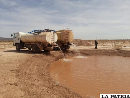 Algunas acciones realizadas para garantizar agua en comunidades afectadas por la sequía /Gador
