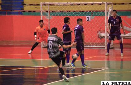 Partido de ida y vuelta con momentos para ambos equipos, volverán a jugar el sábado /LA PATRIA