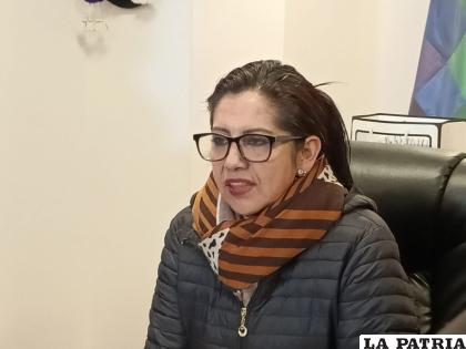La senadora Ana María Castillo expresa su intención de apoyar a las mujeres en base a la paridad y alternancia /LA PATRIA