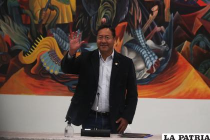 El Presidente Luis Arce felicitó a Sergio Massa por ganar la primera vuelta en Argentina /EFE/Luis Gandarillas