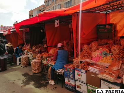 Feria por Todos Santos se instala en la 6 de Agosto
 /LA PATRIA