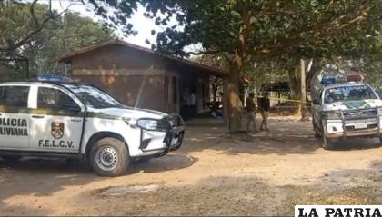 La Policía llegó a la zona para realizar el levantamiento legal de los cuerpos /Felcc
