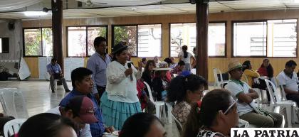 Los comunarios alzaron su voz en el encuentro desarrollado en Santa Cruz /LA PATRIA