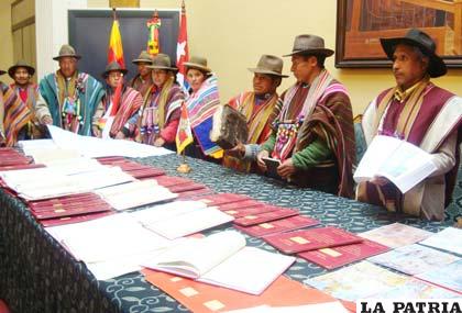 Documentos en mano, comunarios de Oruro defienden la integridad territorial
