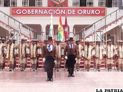 Soldados de antaño en la Gobernación de Oruro