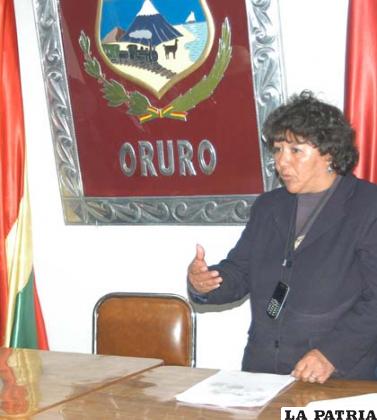 Sonia Saavedra preside la asamblea de la orureñidad