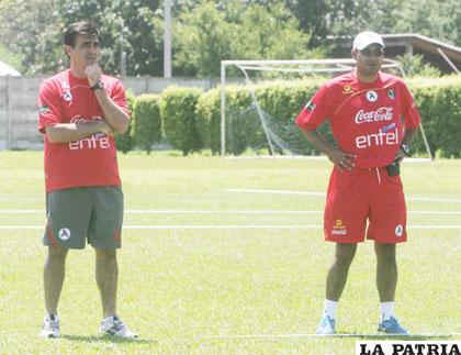 Gustavo Quinteros junto a Marco Sandy