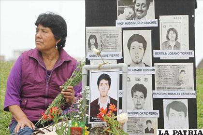 Familiares de desaparecidos y fallecidos rindieron homenaje a las víctimas de la violencia política