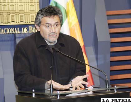 Ministro Canelas desmiente versiones sobre posible gasolinazo
