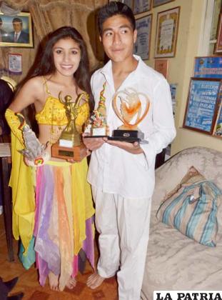 Fernando Otazo Muñoz y Vanessa Saavedra Poma que obtuvieron el primer lugar como Pareja del Año en el Circuito “Bolivia Danza”