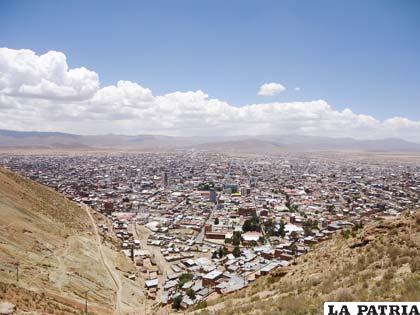 Los cerros, “guardianes celosos”, forman parte de la fortaleza que protege a Oruro