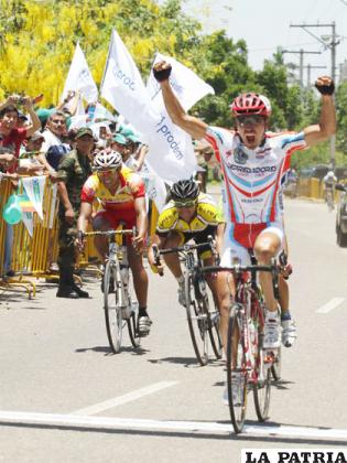 El mexicano Héctor Rangel ganador de la etapa