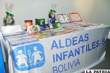 Aldeas SOS inicia campaña navideña con la venta de tarjetas