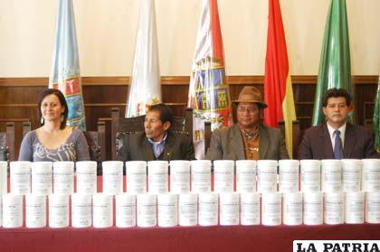20.000 niños serán desparasitados gracias a la donación del grupo “Awatiñas” y Franco Bolivia UMA