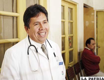 Presidente del Colegio Médico de La Paz, Luis Larrea