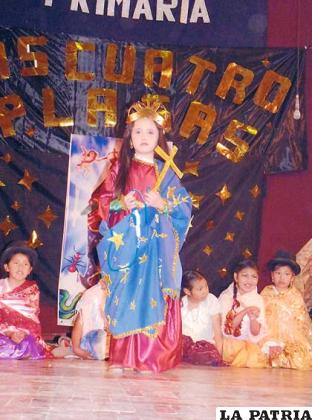 Niños de la Unidad Educativa “Donato Vásquez” demostraron sus aptitudes teatrales