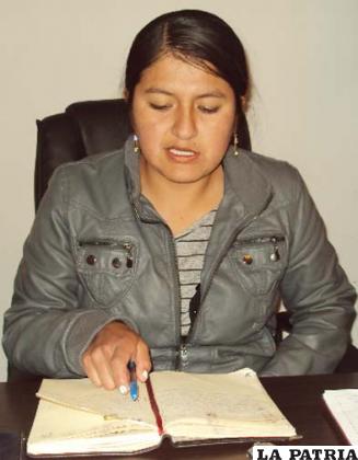 La asambleísta Vania Quispe, presentó su renuncia irrevocable al cargo de la directiva