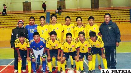 Integrantes de la selección de futsal Oruro