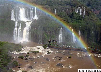 Vista general de las cataratas del río Iguazú, situadas en la frontera de Brasil con Argentina