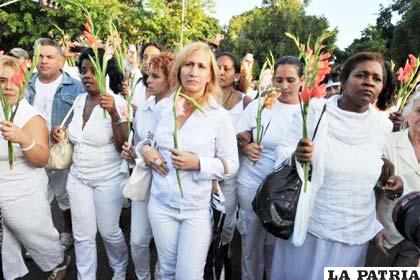 Las Damas de Blanco en la peregrinación de la virgen de la Caridad del Cobre