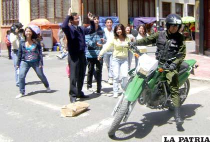 Estudiantes de colegio se suman a los bloqueos