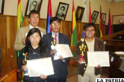 Ganadores del concurso de artículos de investigación convocado por la Fdcps