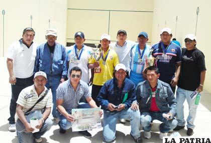 Delegación de Oruro que participó en el torneo nacional