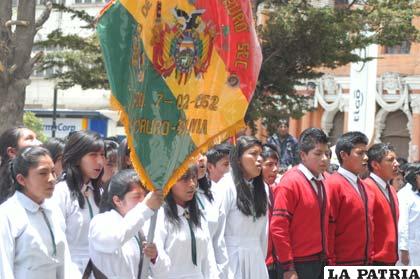 Entonar el Himno Nacional es un orgullo para todo boliviano
