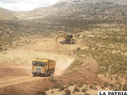 Trabajos de la Asociación Accidental Ancaravi en la variante Corque
