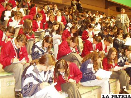 Planes de promoción educativa serán incentivados para combatir bajo rendimiento