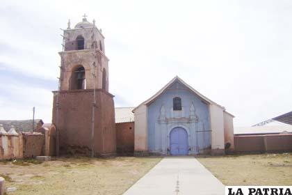Iglesia colonial de San Pedro de Challacollo recibió a más de mil personas