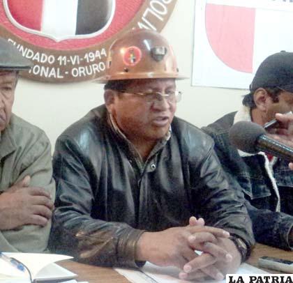 Teodoro Aztete, dirigente de la Fstmb