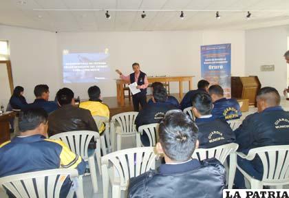 Personal de la Policía Municipal en proceso de capacitación