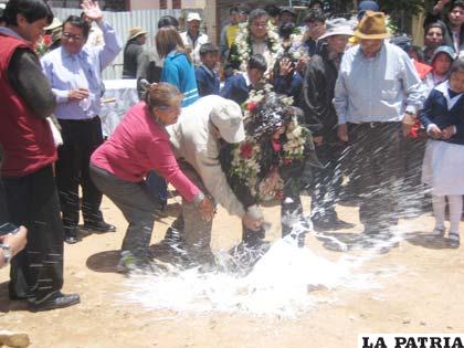 La alcaldesa Pimentel ch’alló el reinicio de las obras en Barrios Mineros