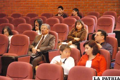 Profesionales médicos intercambian conocimientos en temas preventivos y tratamientos en el Congreso Boliviano de Ginecología y Obstetricia