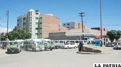 Los infractores de esta semana son los conductores del Sindicato de Minibuses en Servicio Urbano