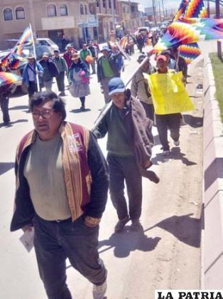 Comunarios de la Provincia Avaroa llegan en marcha a Oruro por tema limítrofe con Potosí