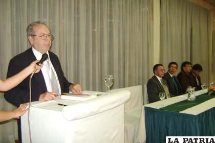 El connotado periodista Mariano Baptista Gumucio es Premio Nacional de Periodismo 2011