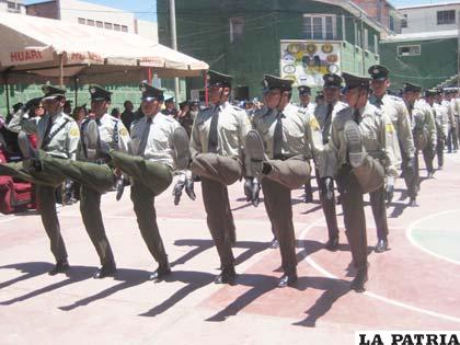 Esbapol convoca a estudiantes para la gestión 2012