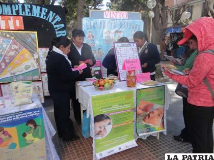 Estudiantes de enfermería socializaron importancia de una buena alimentación para prevenir enfermedades