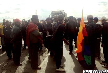 Pobladores de Ventilla Pongo piden a los comunarios de Colquiri respetar acuerdos limítrofes