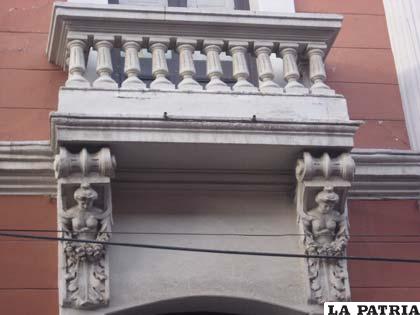 La balconería de los edificios fue una de las riquezas arquitectónicas de Oruro