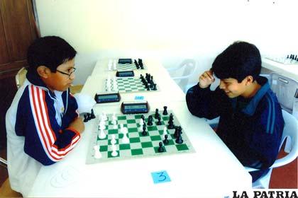 Bazualdo y Paniagua disputan el primer lugar 