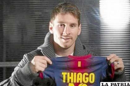 Messi tiene lista la casaca de su hijo Thiago (foto: vanguardia.com)