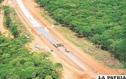 Carretera que se construye directamente al corazón del Tipnis /noticiasfides.com