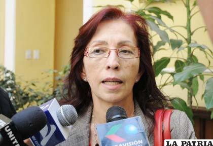 Senadora de la oposición Centa Rek (cablenoticias10)