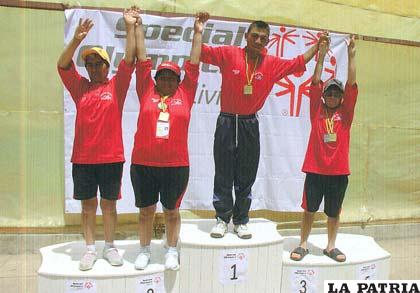 Atletas especiales de Oruro que lograron medallas en Sucre 